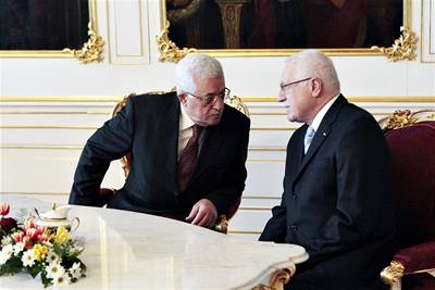 esk prezident Vclav Klaus a prezident palestinsk nrodn sprvy Mahmd Abbs pi jednn na Praskm hrad